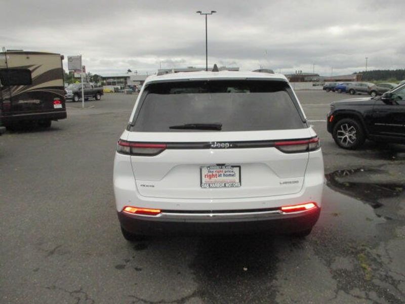 Used 2023 Jeep Grand Cherokee LaredoImage 8