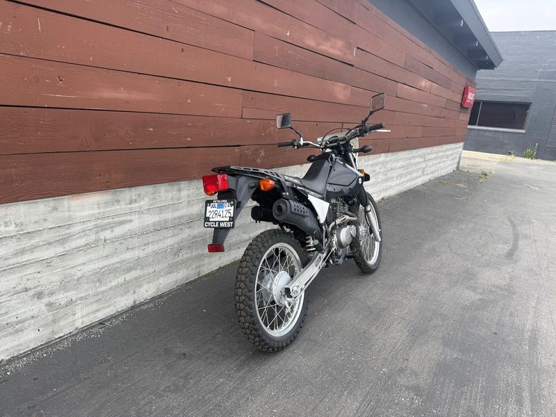 2015 Suzuki DR 200 S 