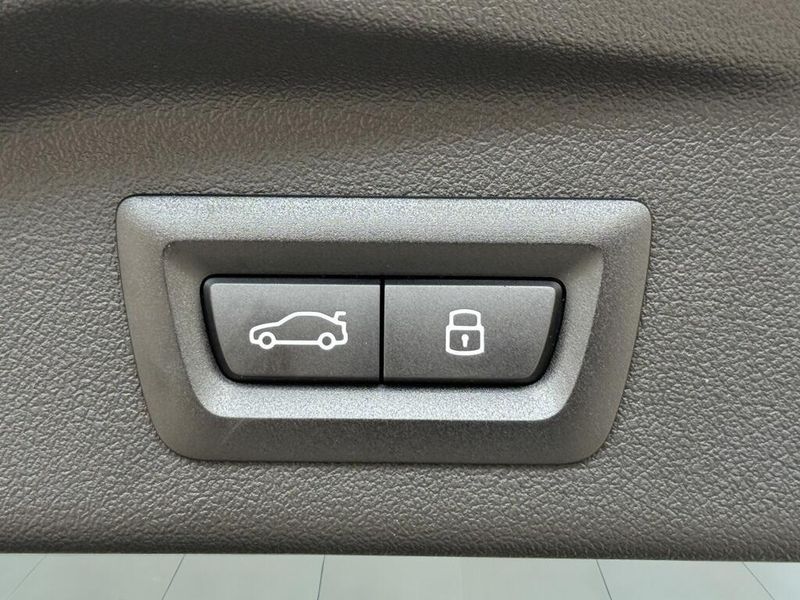 2025 BMW X7 xDrive40iImage 16