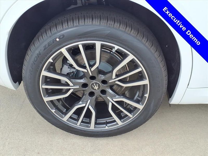 New 2025 Maserati Grecale Image 6