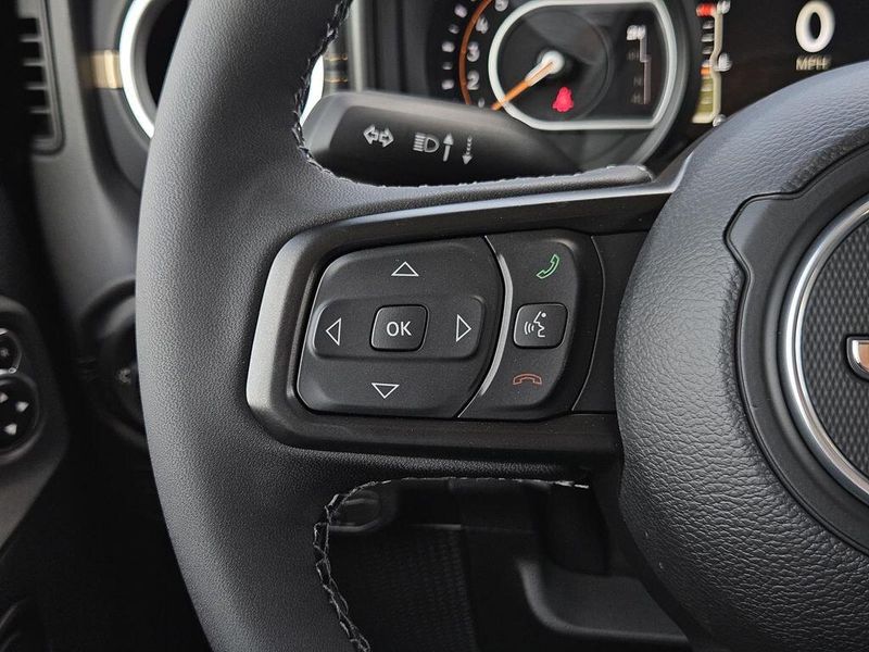 2025 Jeep Gladiator High Tide 4x4Image 11