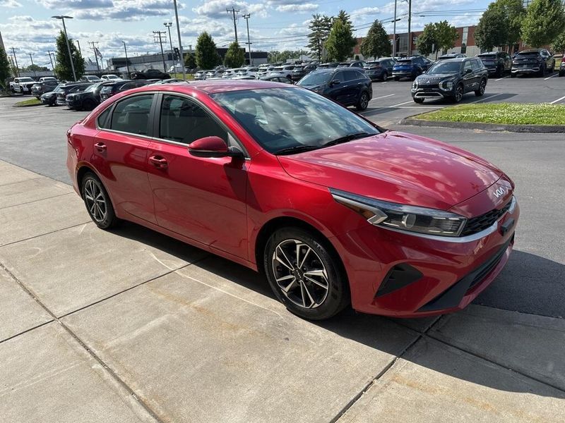 2022 Kia Forte LXSImage 3