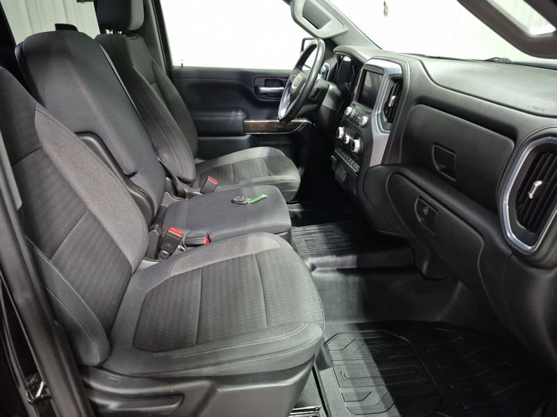 Used 2021 GMC Sierra 1500 ElevationImage 11