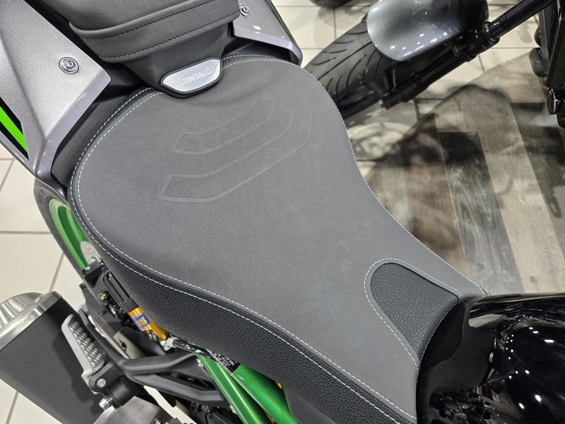 New 2025 Kawasaki Z900 SE ABS METALLIC MATTE GRAPHITE GRAY AND EBONY AND METALLIC GRAPHITE GRAY Image 18