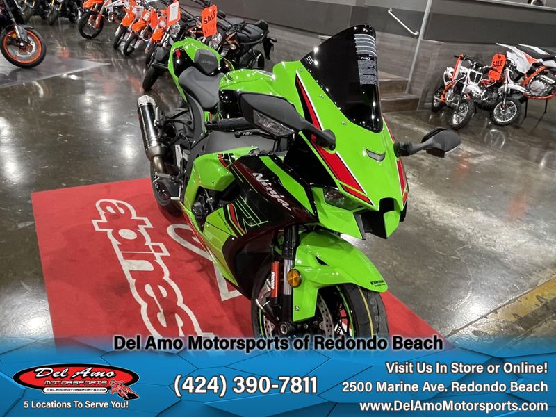 2024 Kawasaki ZX1002LRFAL-GN1  in a LIME GREEN/EBONY exterior color. Del Amo Motorsports of Redondo Beach (424) 304-1660 delamomotorsports.com 