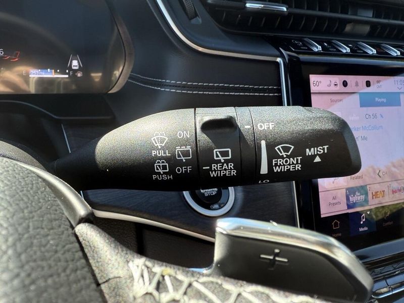 2025 Jeep Grand Cherokee Limited photo 16