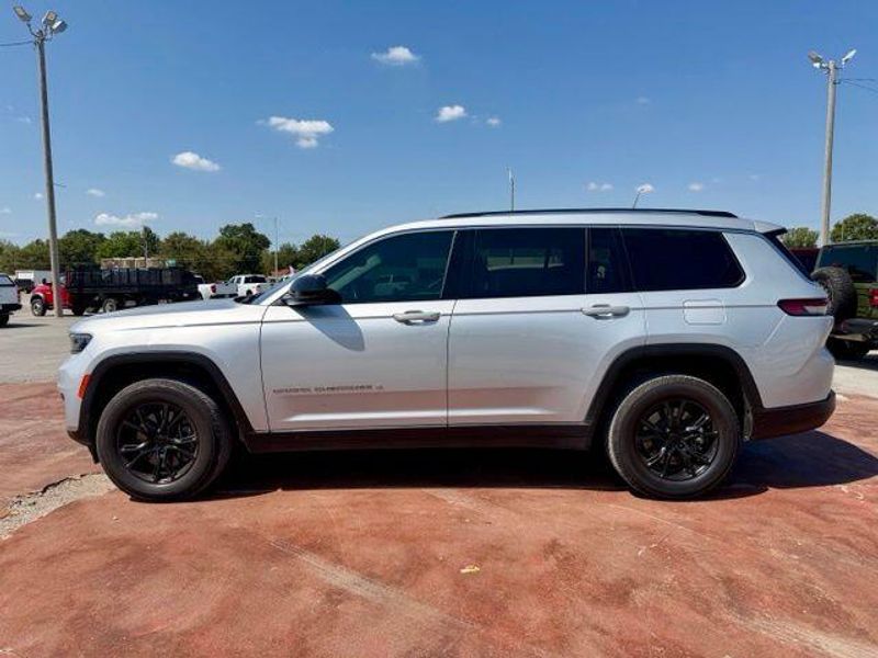 Used 2023 Jeep Grand Cherokee L LaredoImage 8