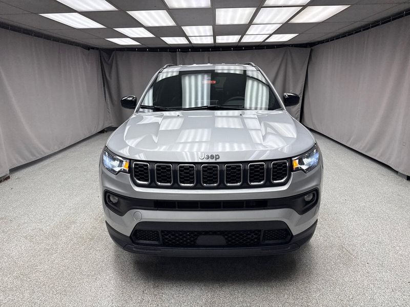 New 2025 Jeep Compass Latitude 4x4Image 5