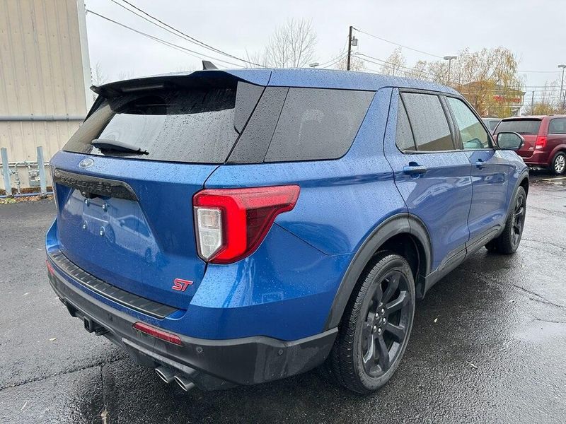 2022 Ford Explorer STImage 14