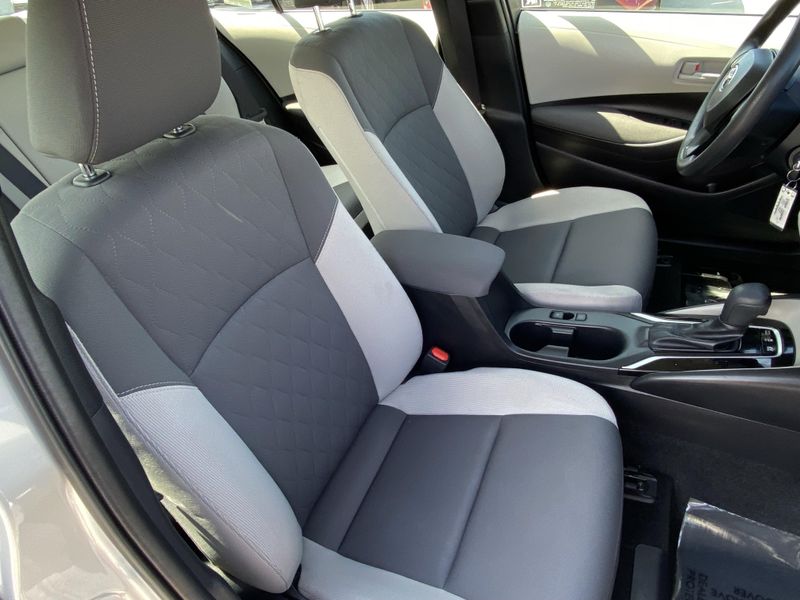 Used 2025 Toyota Corolla LEImage 12