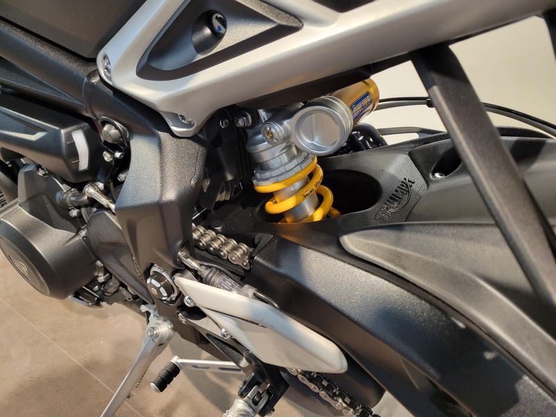 2025 Triumph STREET TRIPLE RS 