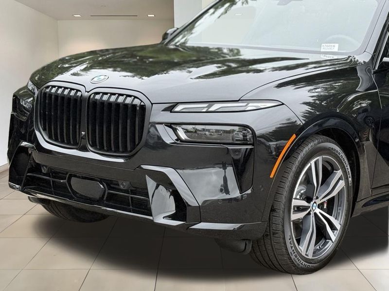 2026 BMW X7 xDrive40iImage 10