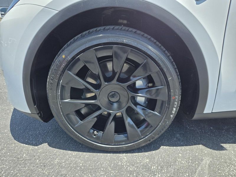 Used 2023 Tesla Model Y Long Range AWD