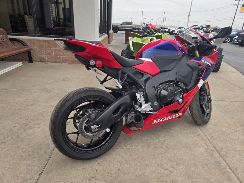 USED 2024 HONDA CBR1000RR BASE Image 5