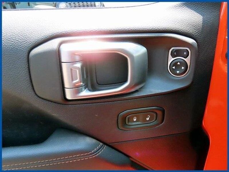 2023 Jeep Wrangler Rubicon 392Image 11