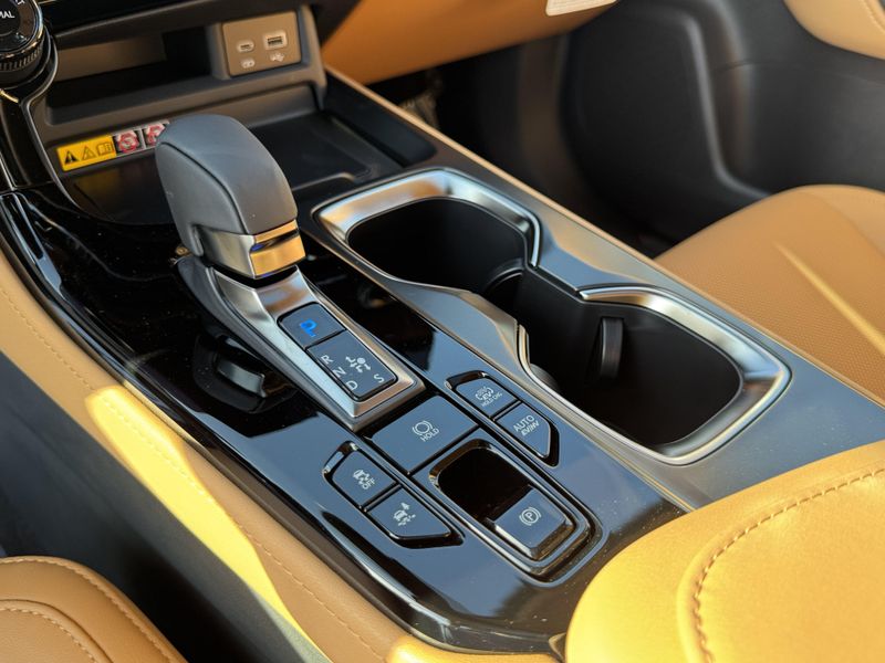 New 2026 Lexus NX 450h+ PremiumImage 24