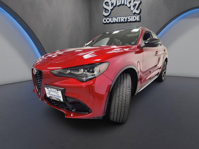 Used 2025 Alfa Romeo Stelvio Intensa AWD w/Sunroof/NavImage 16