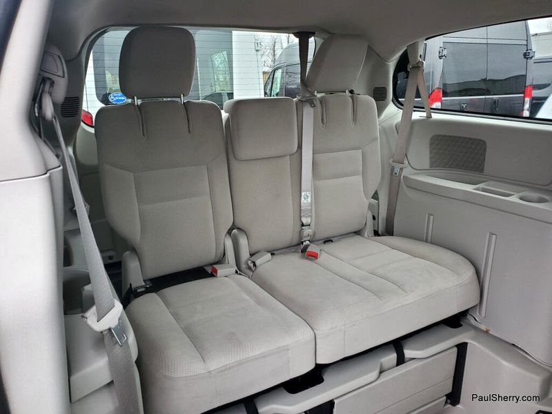 Used 2015 Dodge Grand Caravan SE