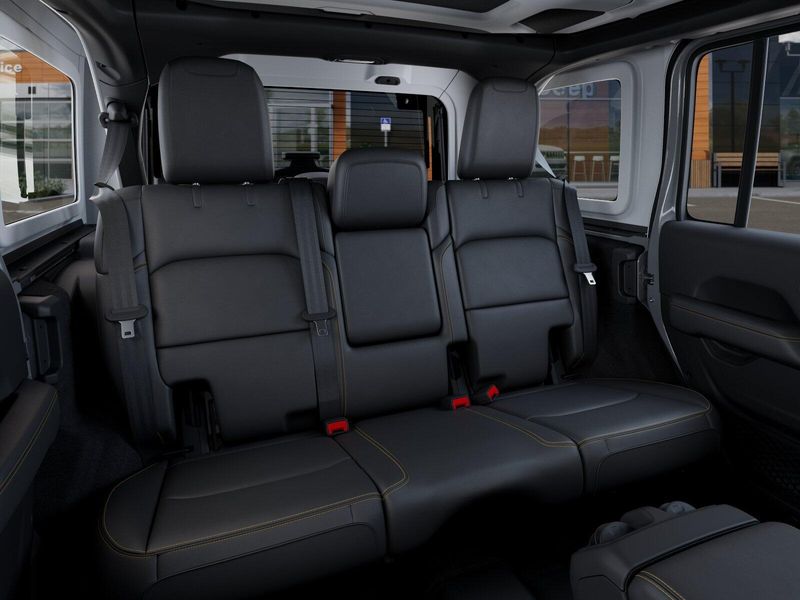 New 2026 Jeep Wrangler 4-door SaharaImage 15