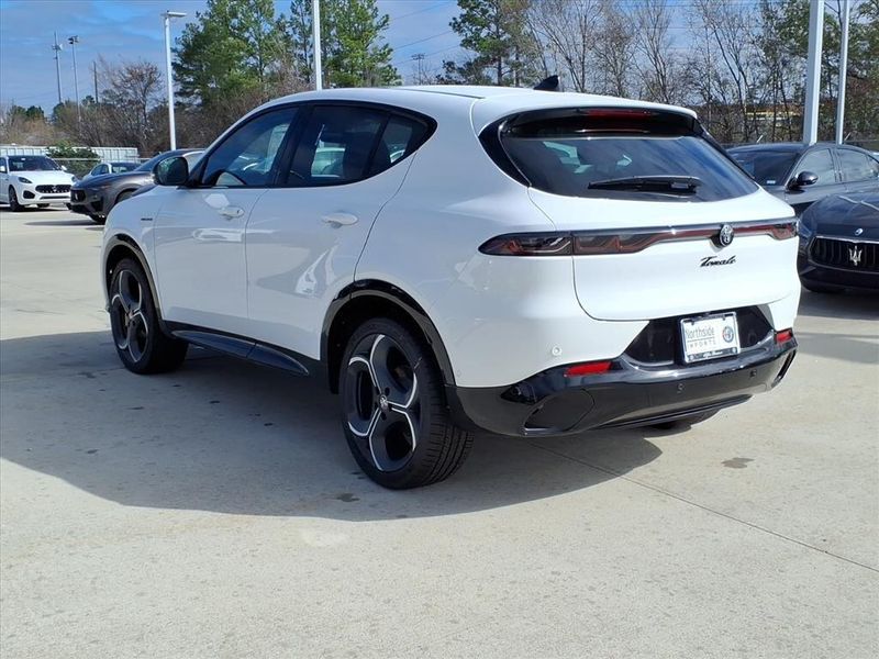 New 2026 Alfa Romeo Tonale Veloce AwdImage 9