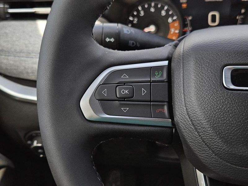 2025 Jeep Compass Latitude 4x4Image 13