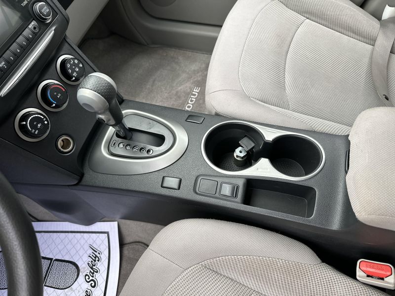 2012 Nissan Rogue SImage 27