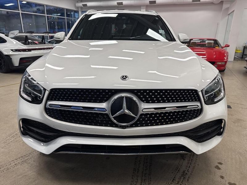 2022 Mercedes-Benz GLC 300Image 3