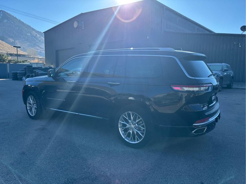 2022 Jeep Grand Cherokee L Summit photo 4