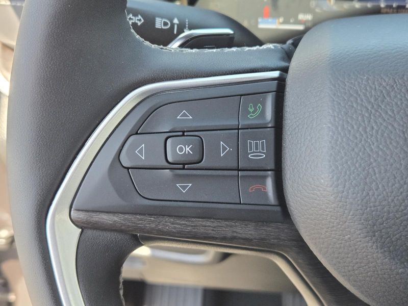 Used 2026 Jeep Grand Cherokee L Laredo Altitude 4x4