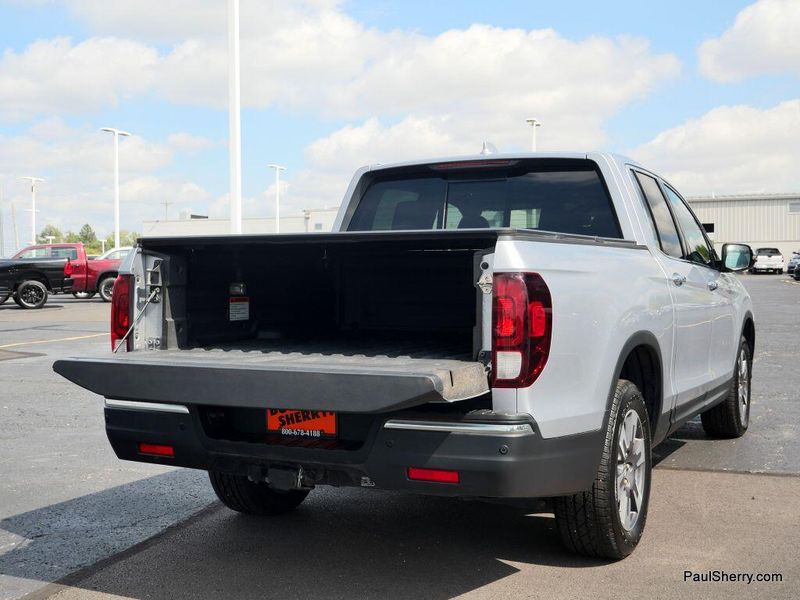 2017 Honda Ridgeline RTL-E photo 23