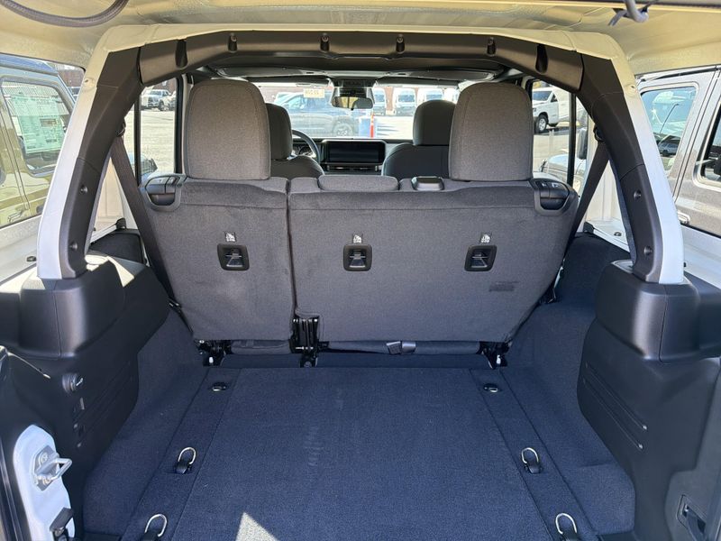New 2026 Jeep Wrangler 4-door Sport SImage 13
