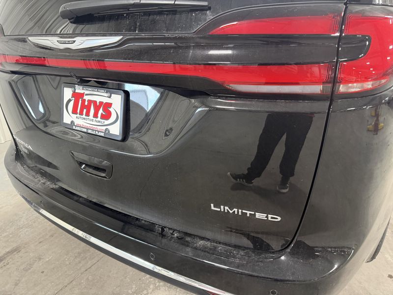 New 2026 Chrysler Pacifica LimitedImage 6