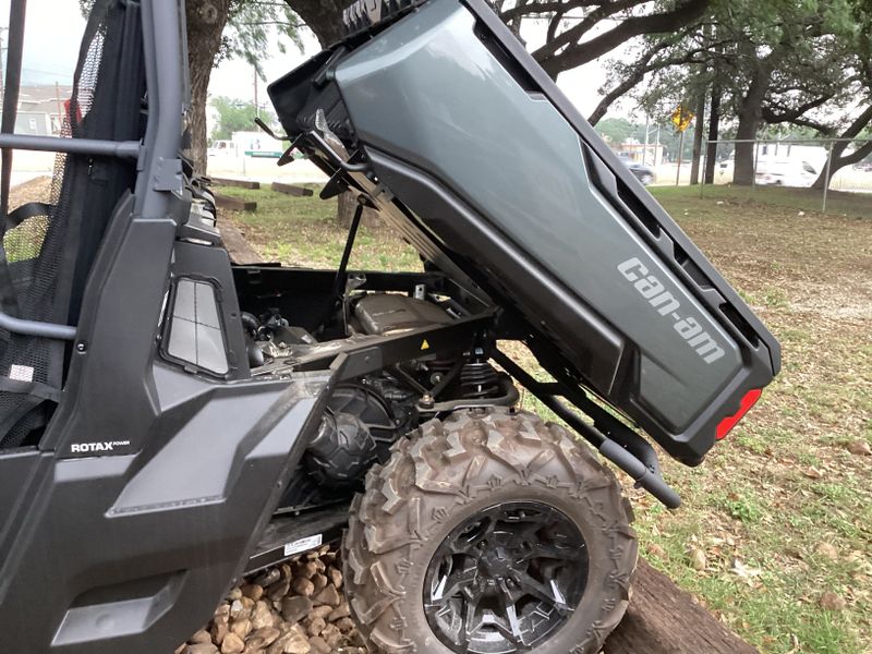 2024 Can-Am DEFENDER MAX XT HD9 STONE GRAYImage 16