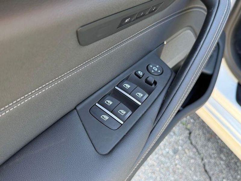 Used 2023 BMW 5 Series 530e iPerformanceImage 19