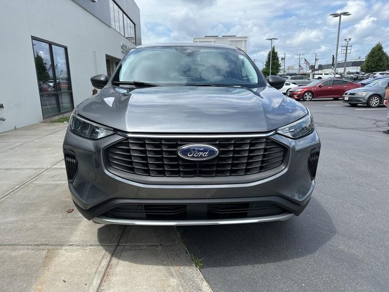 2023 Ford Escape ActiveImage 2