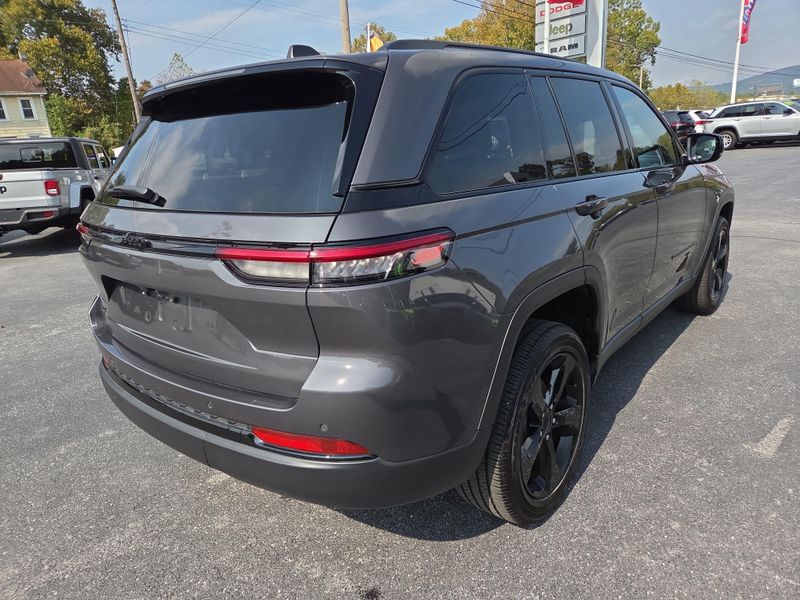 2023 Jeep Grand Cherokee Altitude X photo 3