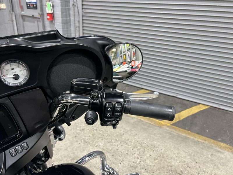 Used 2019 Harley-Davidson STREET GLIDE Image 23