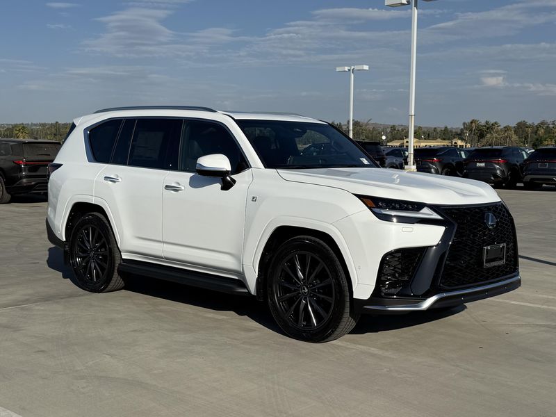 New 2026 Lexus LX 700h F SPORT HandlingImage 2