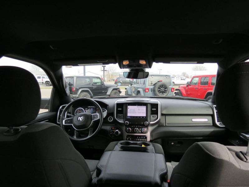 Used 2023 RAM 1500 Big Horn 4x4 4dr Crew Cab 5.6 ft. SB PickupImage 28