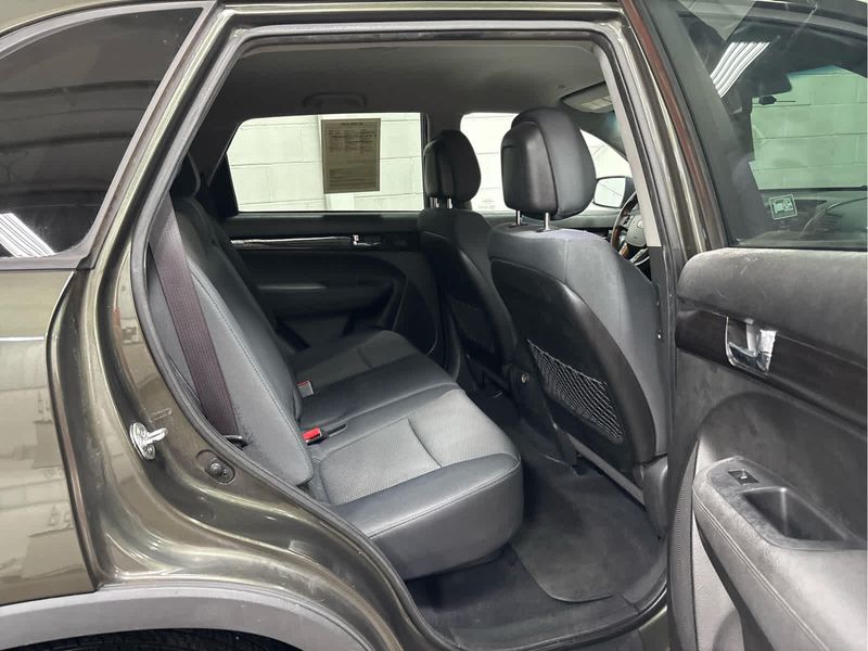 2012 Kia Sorento LX photo 28