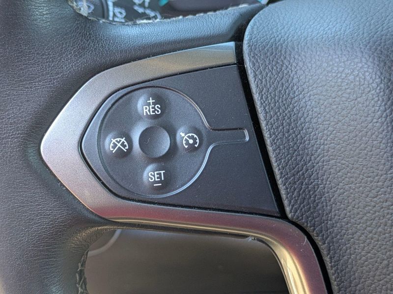 2018 Chevrolet Silverado 1500 LT photo 18