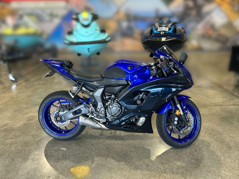 2024 Yamaha YZF-R7 Image 10