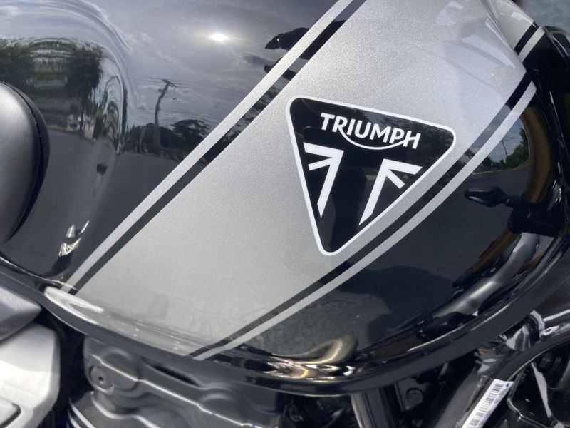 2025 Triumph SCRAMBLER 400 X