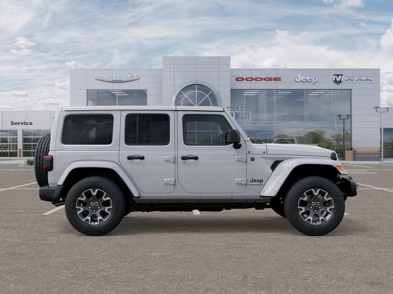 New 2025 Jeep Wrangler 4-door SaharaImage 28