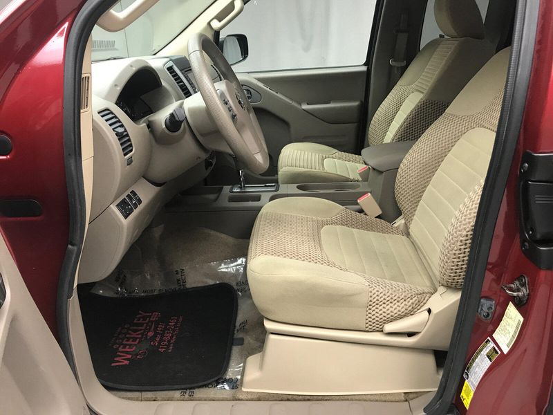 2015 Nissan Frontier SVImage 4