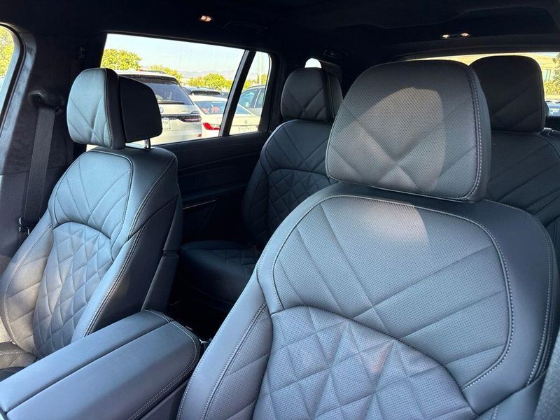 New 2027 BMW X7 xDrive40iImage 18