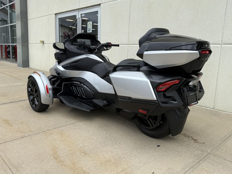 2024 Can-Am SPYDER RT LIMITEDImage 3