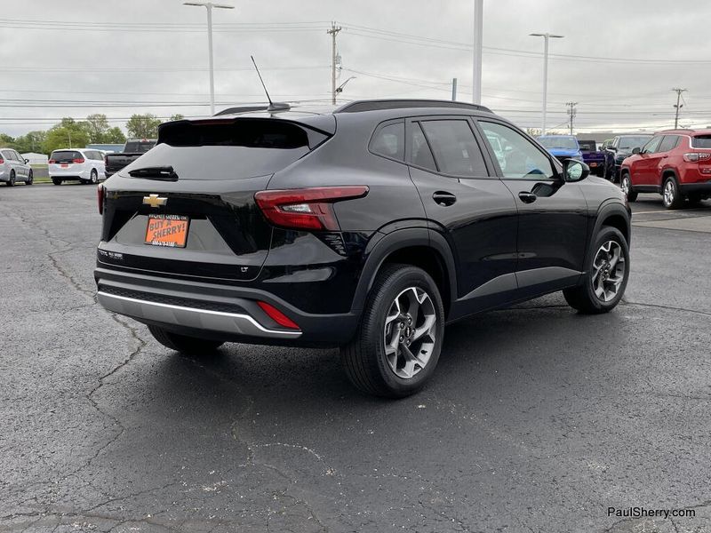 Used 2025 Chevrolet Trax LT