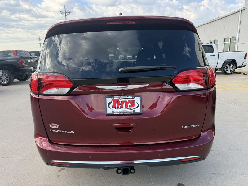 Used 2017 Chrysler Pacifica LimitedImage 38