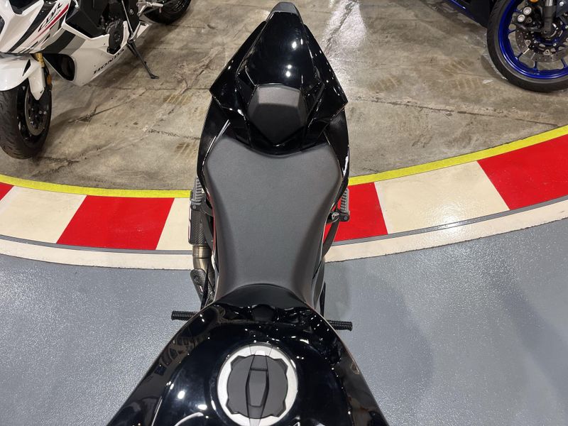 Used 2024 Kawasaki NINJA ZX-6R Image 13